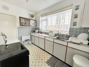 Kitchen- click for photo gallery